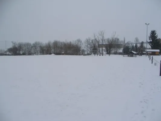 Sportgelände im Winter