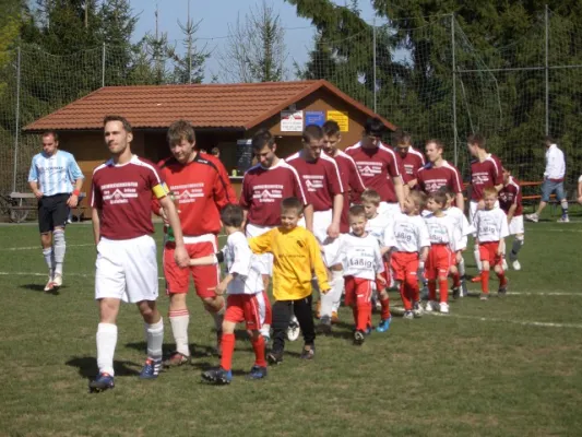 Uebergabe 2 Trikotsätze an den BSV